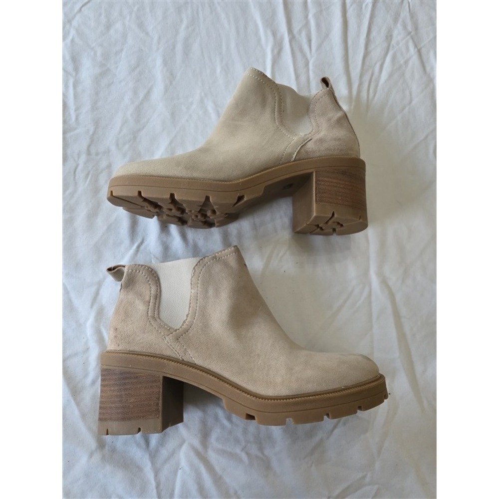 NWOT Lucky Brand 7.5 Sumah Suede Leather Tan Lug Ankle Boots 131458